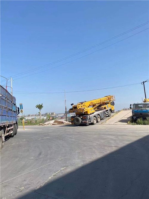 和林格尔县25吨吊车的租赁价格大概是多少？